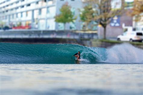 Breitling X RIF010 surf clinic: Surf lessons in Rotterdam